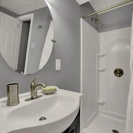 Suites On Seneca - Gorgeous One Bedroom Apartment Harrisburg Exterior photo
