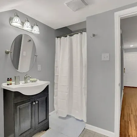 Suites On Seneca - Gorgeous One Bedroom Apartment Harrisburg Exterior photo