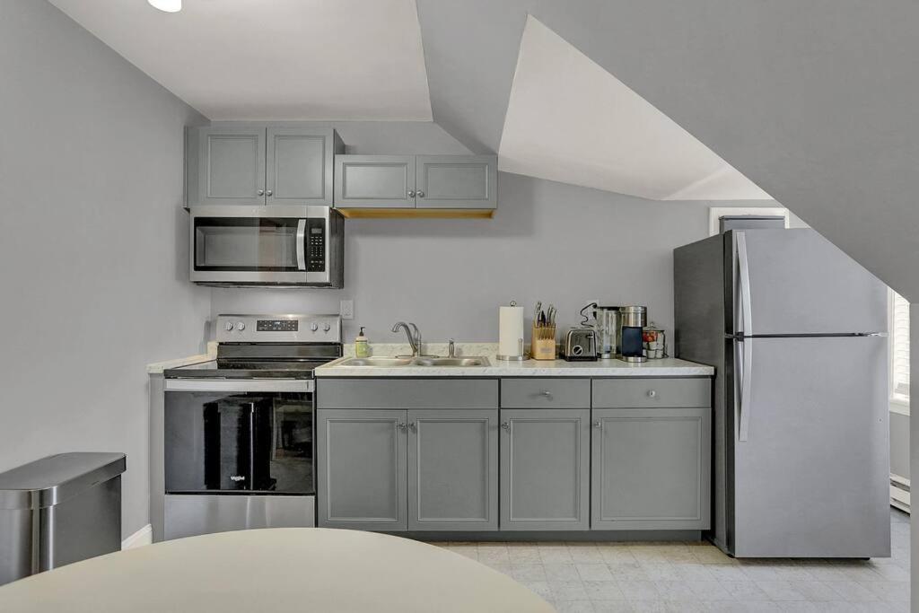 On Seneca - Gorgeous One Bedroom *