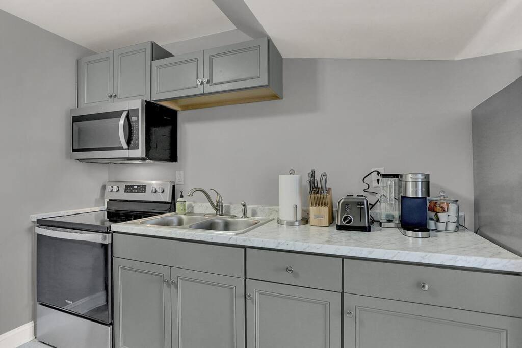 Apartment On Seneca - Gorgeous One Bedroom